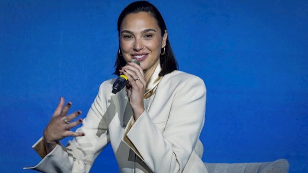 הזמר הנודע שהתאהב בגל גדות: "בדקתי אם יש לה בעל"