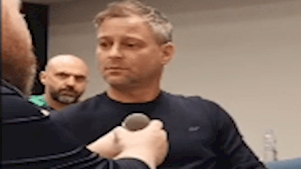 מוטי פשכצקי בהלם: שליח ערוץ הספורט הותקף במסיבת עיתונאים באירלנד
