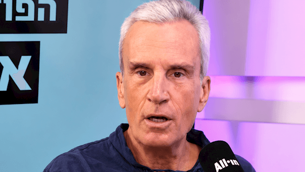 אברי גלעד במתקפה חריגה על רשת: "מהטלוויזיה של זימבבוואה"