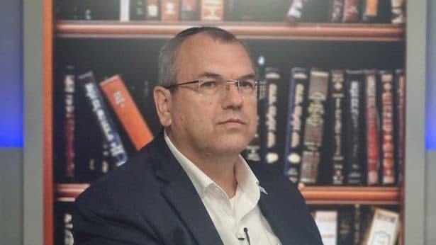 מנכ"ל הרבנות הראשית היוצא פצוע קשה: קורת בטון נפלה עליו