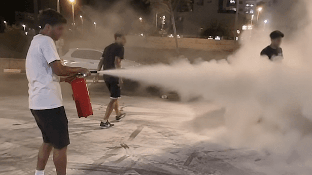 אתגר טיקטוק מסוכן: הנערים מנתניה נעצרו ונקנסו ב-730 שקל כל אחד