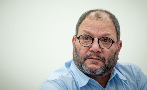 ח"כ עופר כסיף הורשע בתקיפת שוטר במהלך הפגנה