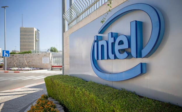 אינטל בתוך משבר: איך תוכנית IDM 2.0 אמורה להחזיר אותה למרוץ השבבים?