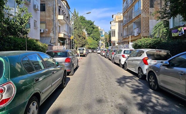 הרכב שחונה ליד הבית שלכם כנראה לא זז כבר שבועיים: הנתונים שמוכיחים שתל אביב הפכה לחניון