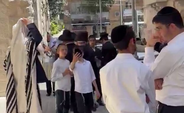 שבת חמישית ברציפות: עימותים אלימים במחאת חרדים מול בית הקפה "בסמטה"