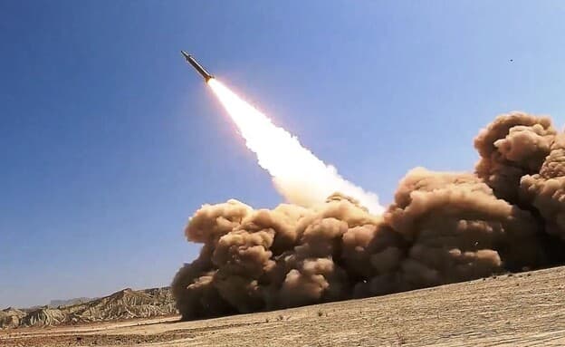 מעל הקרקע הריסות, מתחתיה חפירות: מה חושפים צילומי הלוויין באיראן