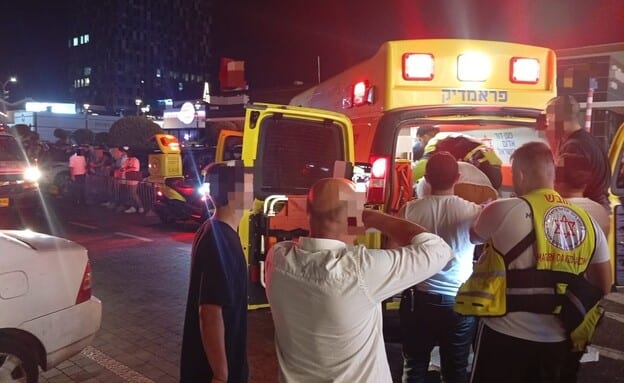בן 18 נפגע מרכב בחניית מרכז מסחרי בחדרה - מצבו אנוש