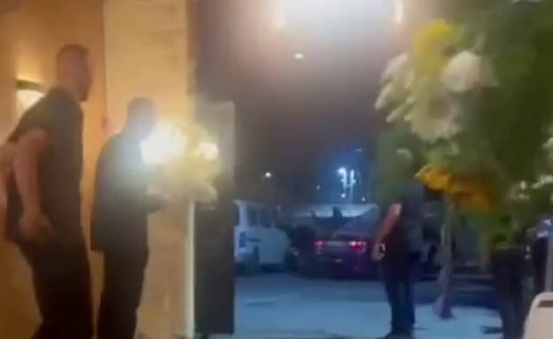 תיעוד דרמטי מבאקה אל-גרבייה: ירו במהלך חתונה, שדדו את הכספת – ונמלטו