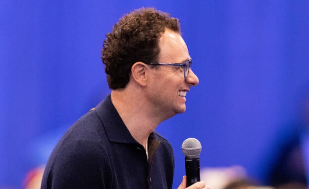 אנת'רופיק רוצה להנפיק ומזהירה מהמוצר שלה: "ה-AI עלול לסכן את קיום האנושות"