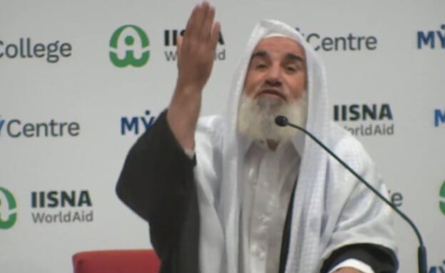 עבר הקצנה באוסטרליה: אימאם המסגד הקשור לטייס-המחבל מדבר לראשונה