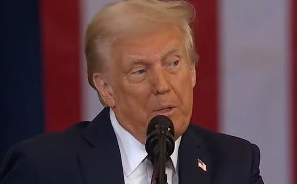 Трамп призвал Сенат США отменить перевод часов и оставить летнее время