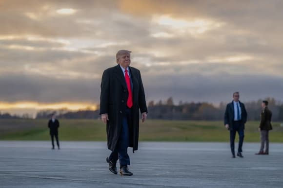Республиканцы раскритиковали Трампа за ослабление санкций против России