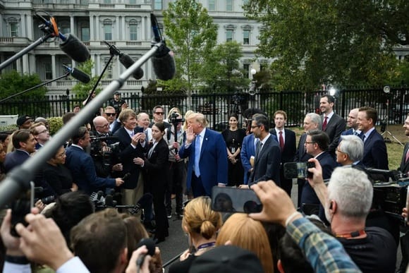Трамп объяснил вывод бомбардировщиков из Британии и рассмотрит базу в Литве