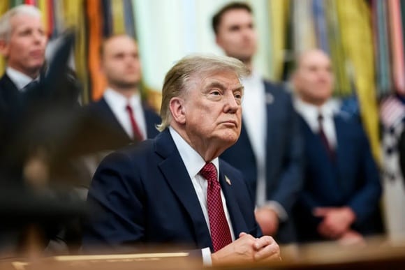 Трамп допустил возобновление ударов по Ирану после выборов