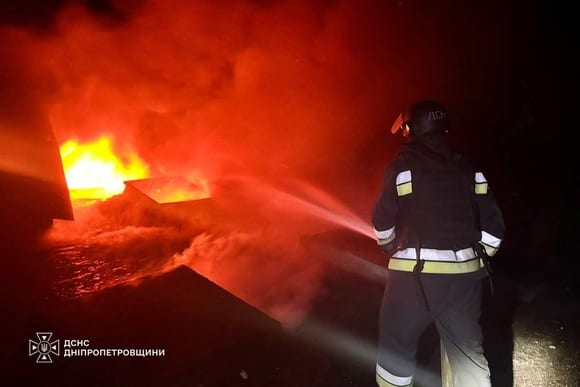 РФ атаковала Украину ракетой и 121 дроном: ПВО сбила или подавила 89