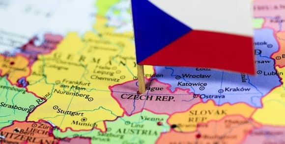 В Чехии планируют вдвое сократить выплаты украинцам под временной защитой