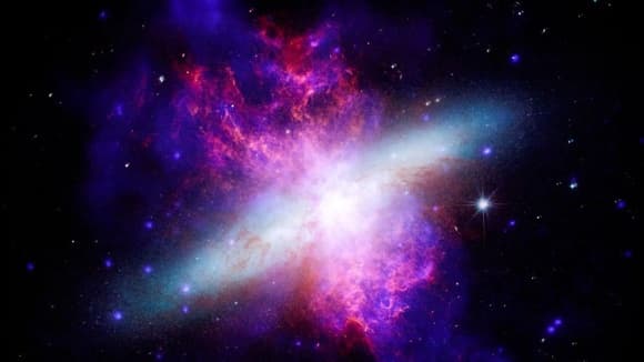 NASA показало 16 галактик, раскрывающих тайны черных дыр