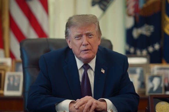 Трамп начал тур по 17 штатам для спасения большинства республиканцев