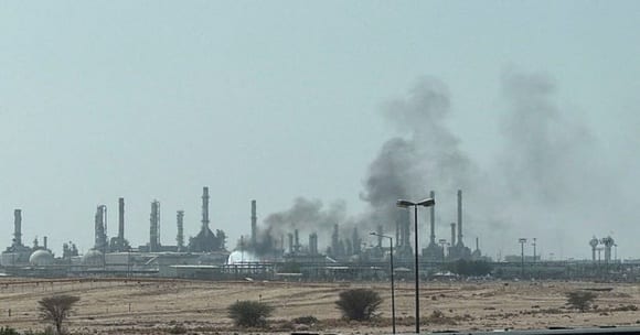Аэропорт Эр-Рияда приостановил работу из-за ЧП на Aramco