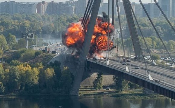 Путин поручил Суровикину уничтожить мосты Киева - The Telegraph