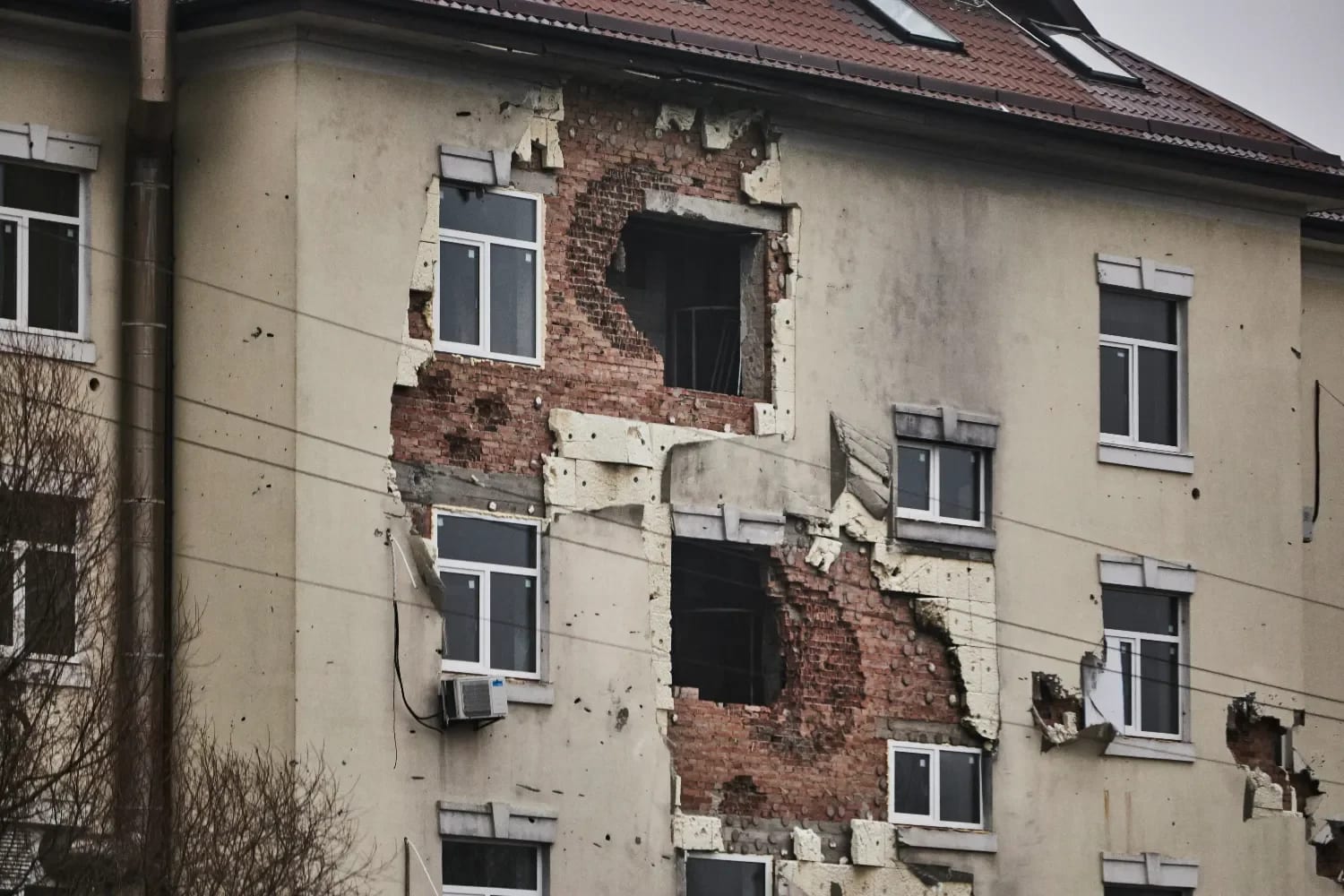 В ходе атаки на Киев уничтожено здание Академии наук