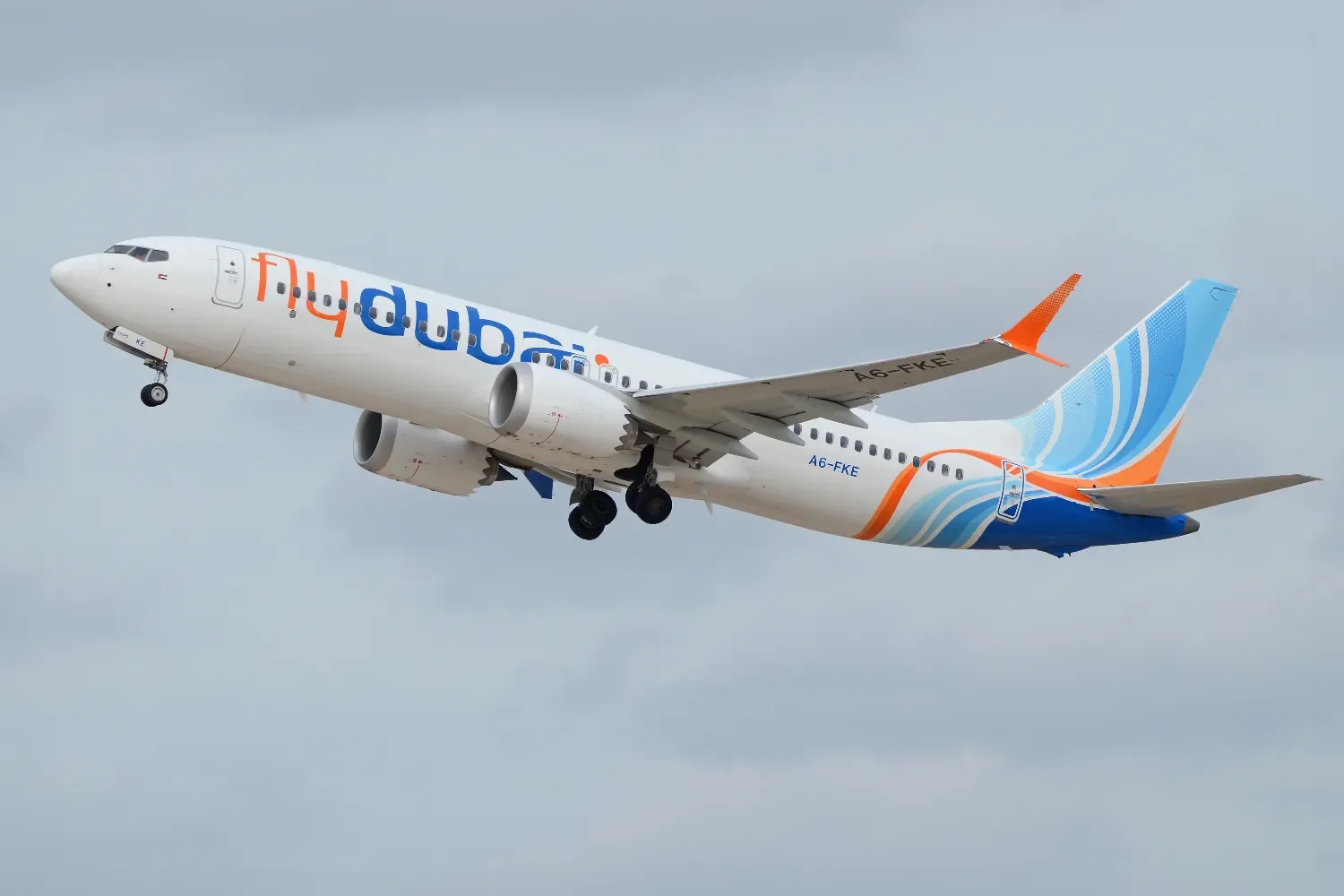Ни слова о теракте: FlyDubai прервала двухнедельное молчание письмом пассажирам