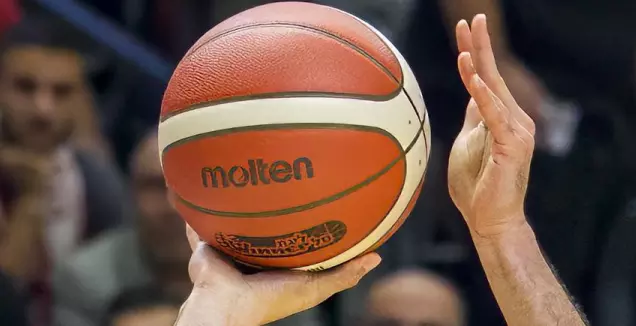 ה-NBA בוחנת: כדור חכם ושעונים לשופטים