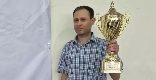 יבגני פוסטני זכה באליפות ישראל בשח-מט מהיר