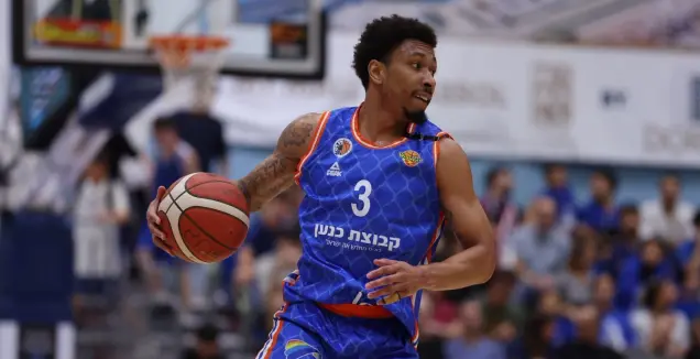רבע 4, 05:12: בני הרצליה - מכבי ר"ג 79:69