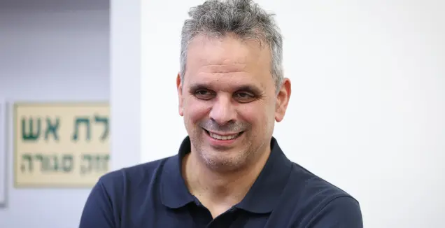 "אין צורך להחזיק את האנשים האלה עם עבריינים"