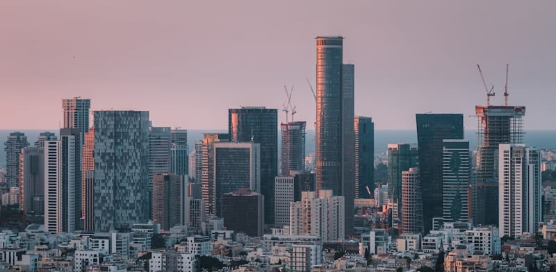 במקום הראשון במזרח התיכון: העיר הישראלית שמטפסת בדירוג העולמי