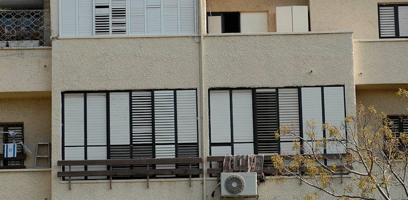 השכנים בנו מרפסות ויצטרכו להרוס אותן: הלקח מפסק דין של המחוזי
