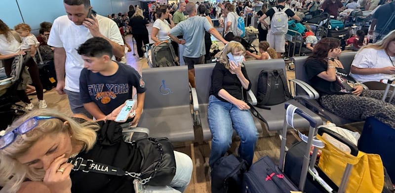 מי עצר את נתב"ג, מה עומד מאחורי השיבושים ולמה דווקא ביום העמוס בשנה?