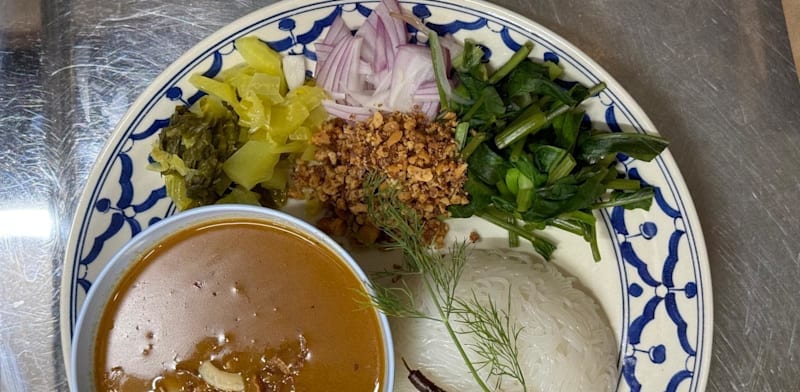 התאילנדית בשוק הכרמל מציגה: אוכל "על סטרואידים"