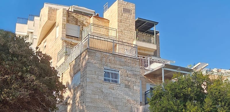 חיפה: דירה שקטנה מהמרפסת שלה, נמכרה ב־1.55 מיליון שקל