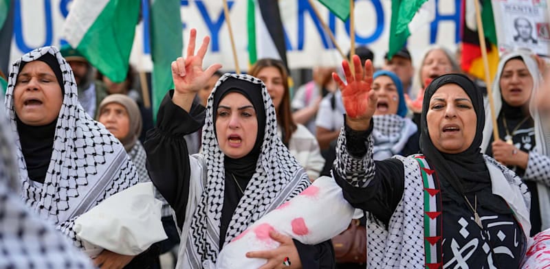 בגרמניה תוהים: האם ישראל איבדה אפילו את הזכות להתאבל?