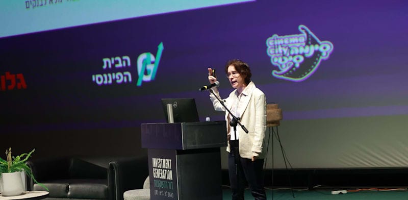 אלונה בר און: "בעולם של עודף מידע ודעות שמתחזות למידע, תבחרו את מקורות המידע שלכם"