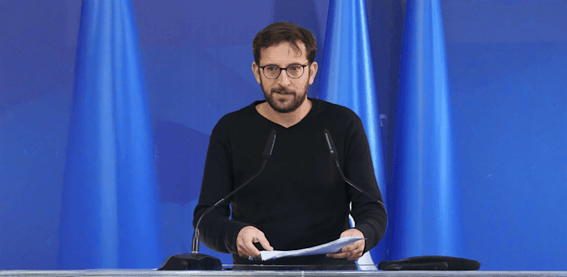 התכתבויות של יועצו של רה"מ דלפו לרשת: איך אפשר היה להימנע מכך?