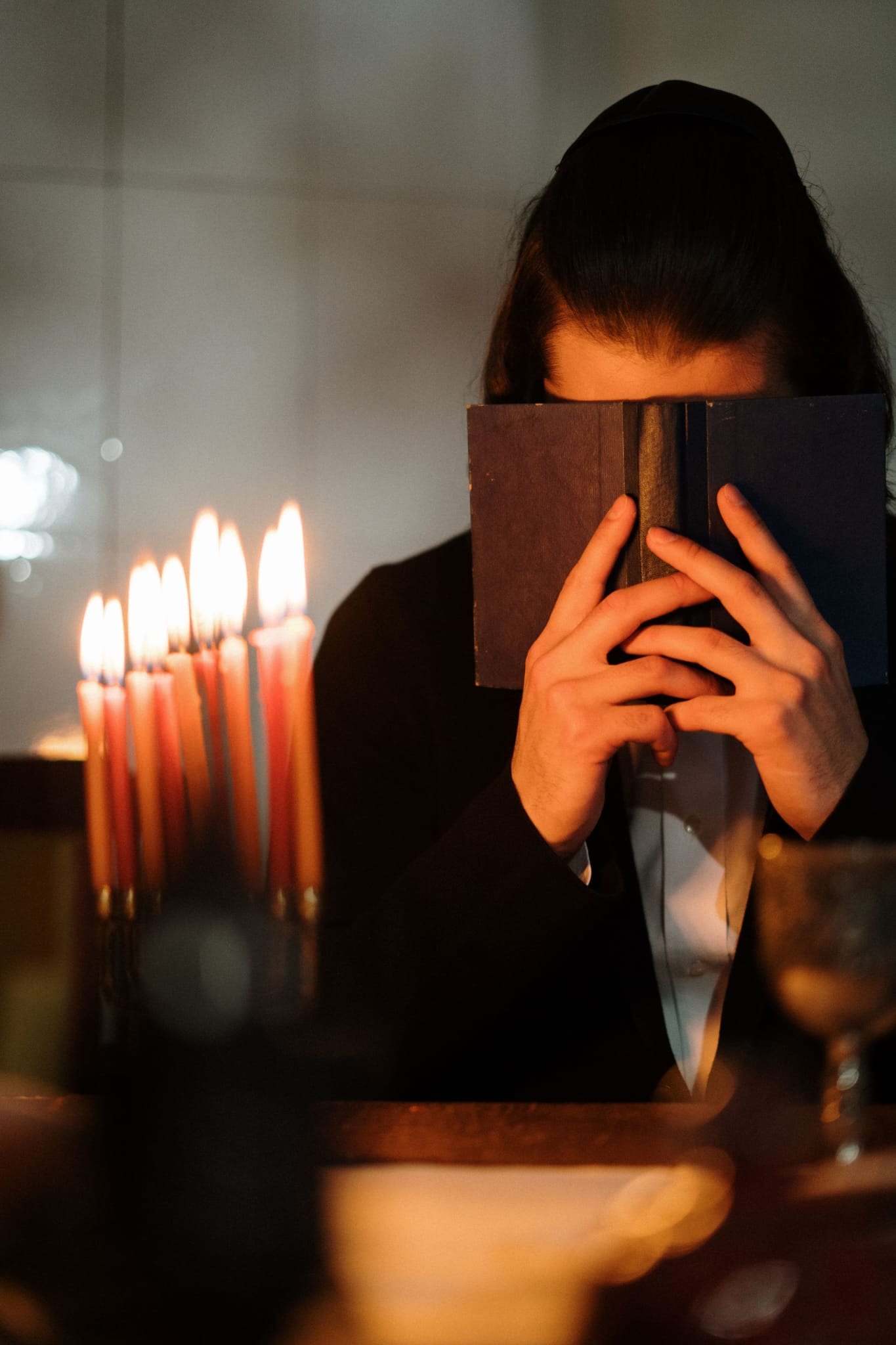 Shabbat in Judaism: History, Meaning, and Tradition