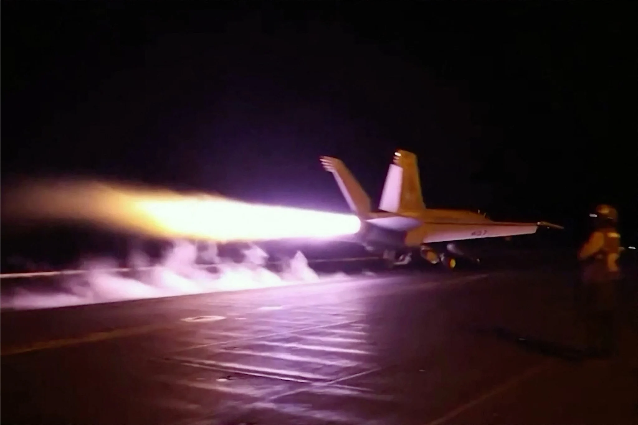 US strikes Iranian sites around Hormuz, IRGC says it retaliated against base in Jordan