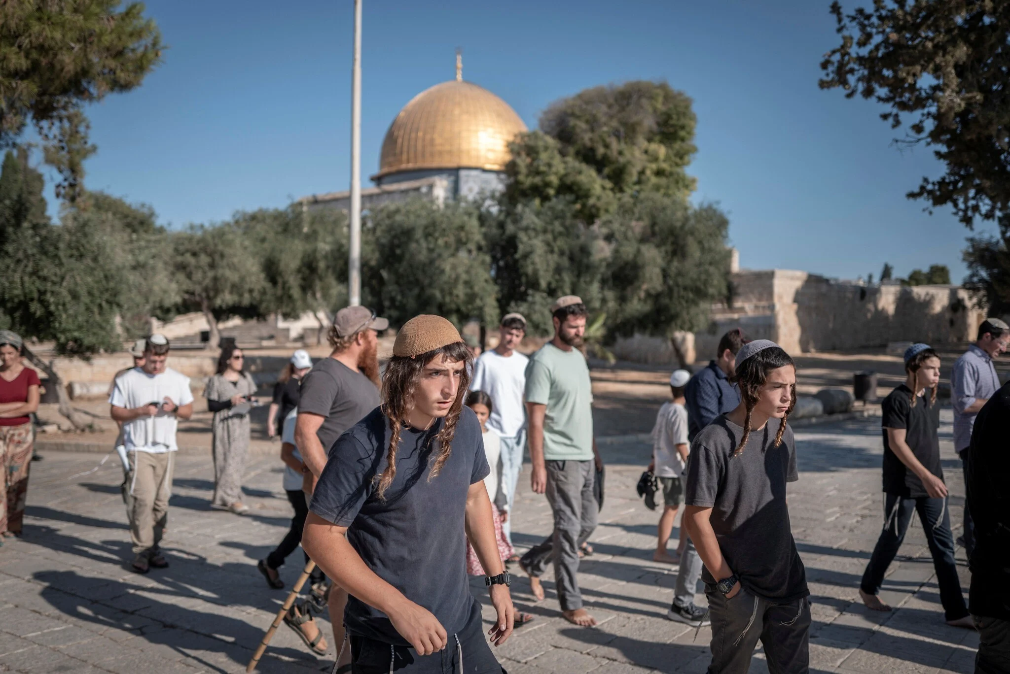 Some 250 Jews said to visit Temple Mount with police on 2nd day of Rosh Hashanah