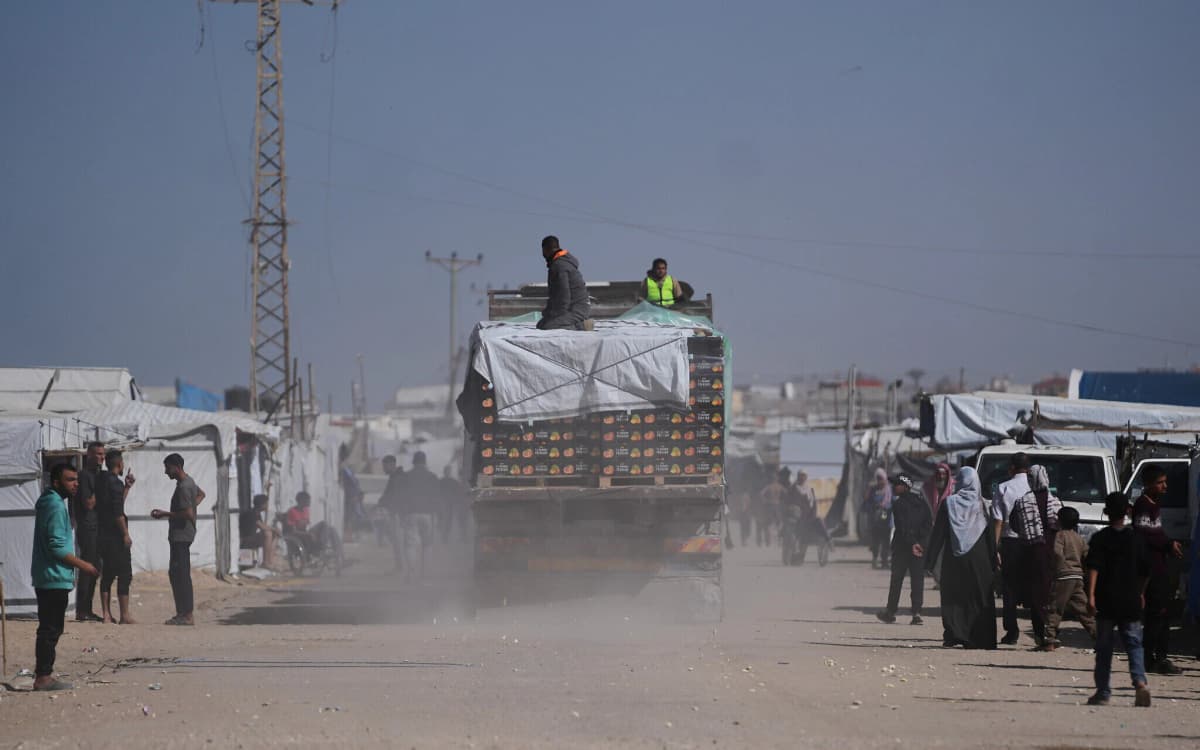 Israel to resume entry of private-sector goods to Gaza; 5 reportedly killed in Strip