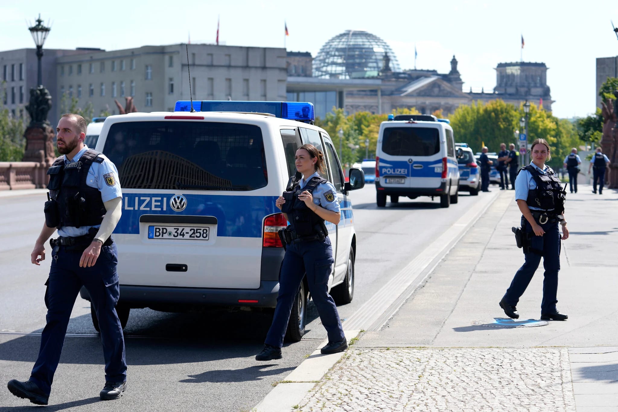 Woman wearing Star of David attacked by men hurling antisemitic insults in Berlin