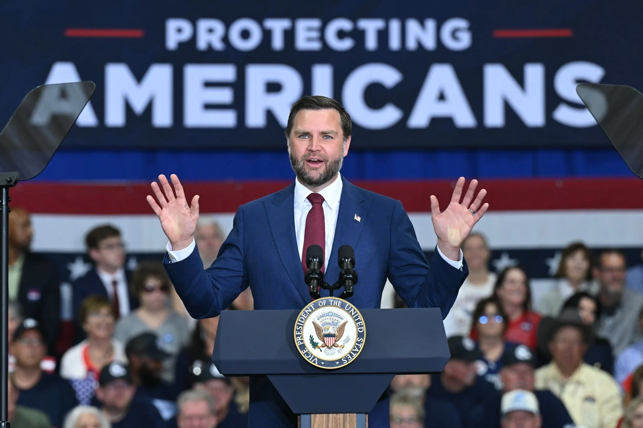 Vance courts Jewish Republicans, but declines to clarify stance on Tucker Carlson