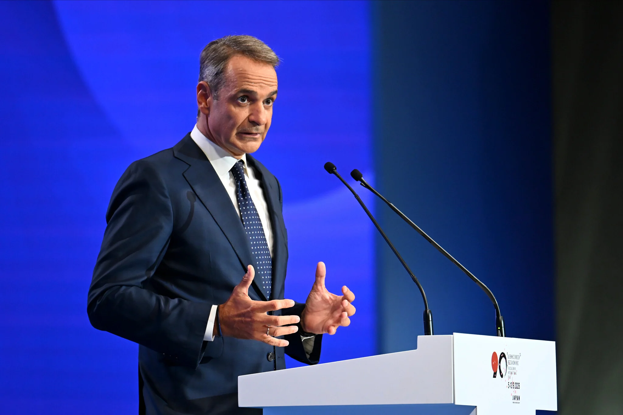 Greek premier, leaning into Israeli defense cooperation, courts Arab states as well