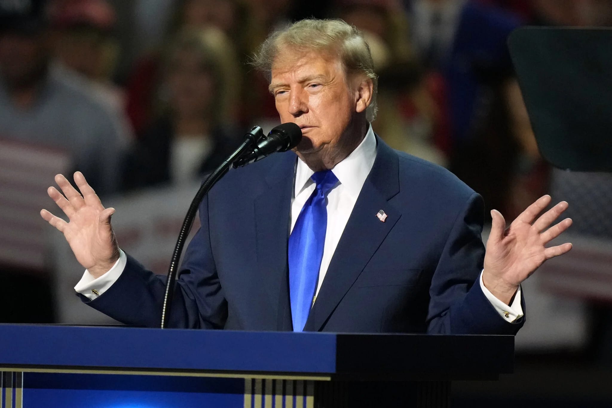 Trump, hoping to salvage midterms, pledges to give every US adult $5,000 if GOP wins