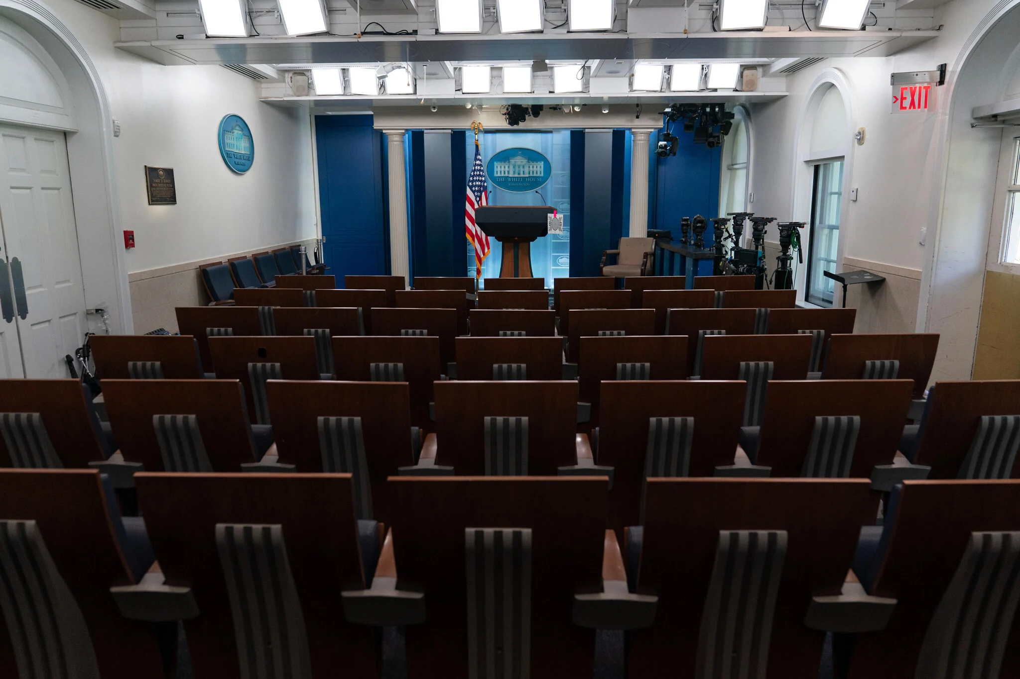 CNN, MS NOW, Politico allowed back at White House after judge ordered Trump to lift ban