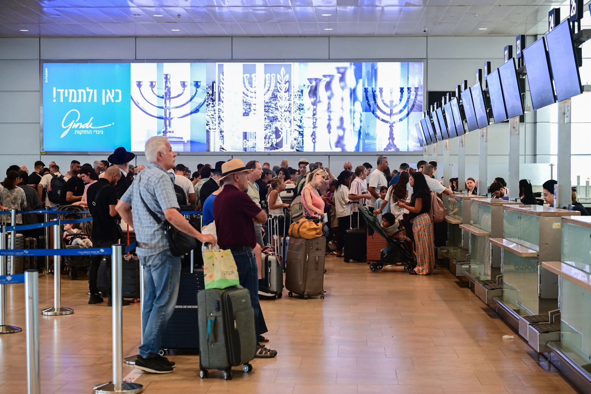 Ben Gurion Airport parking lots full, travelers told to arrive by public transportation