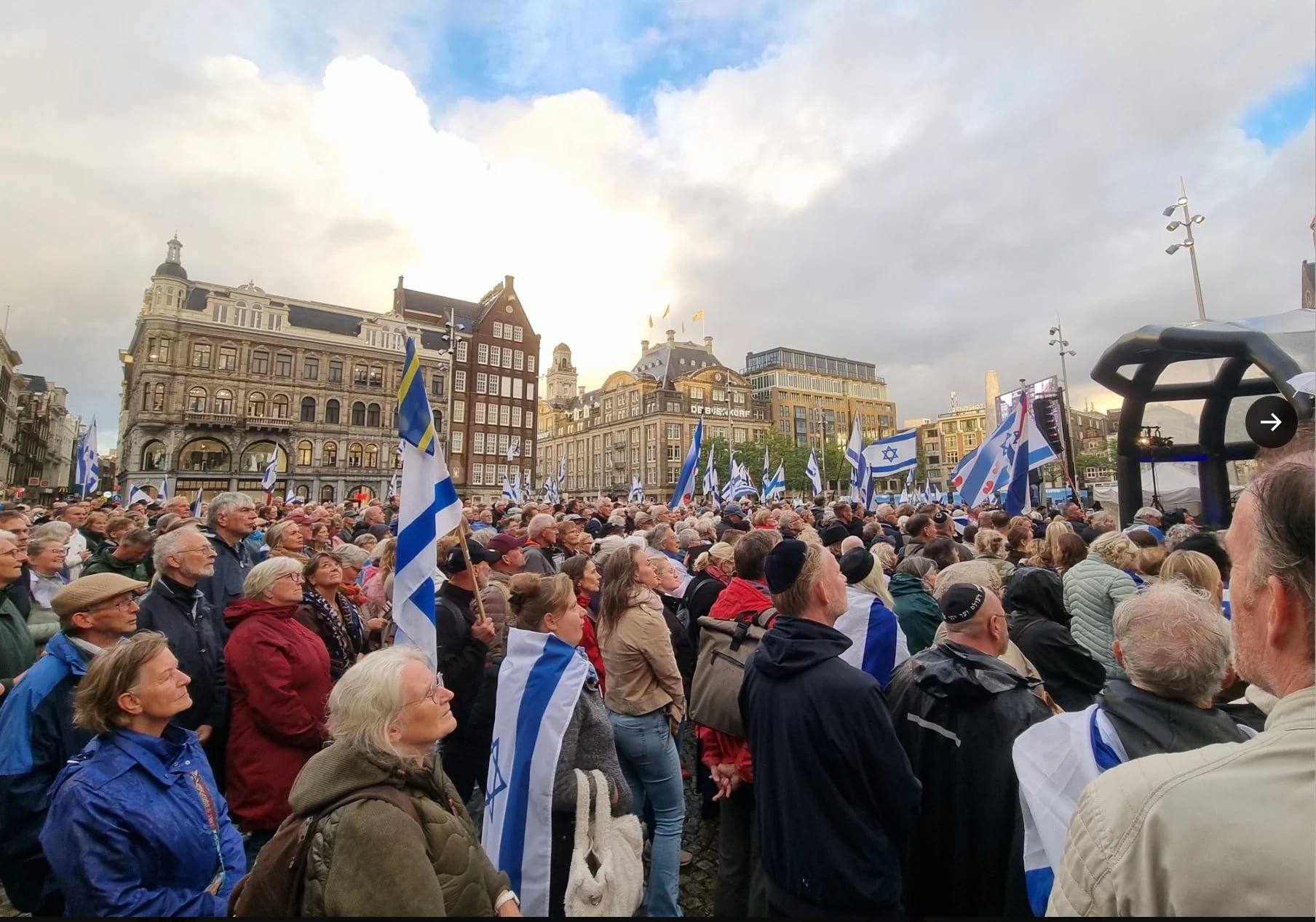Thousands of Christians rally for Israel in Amsterdam; dozens of counter-protesters arrested