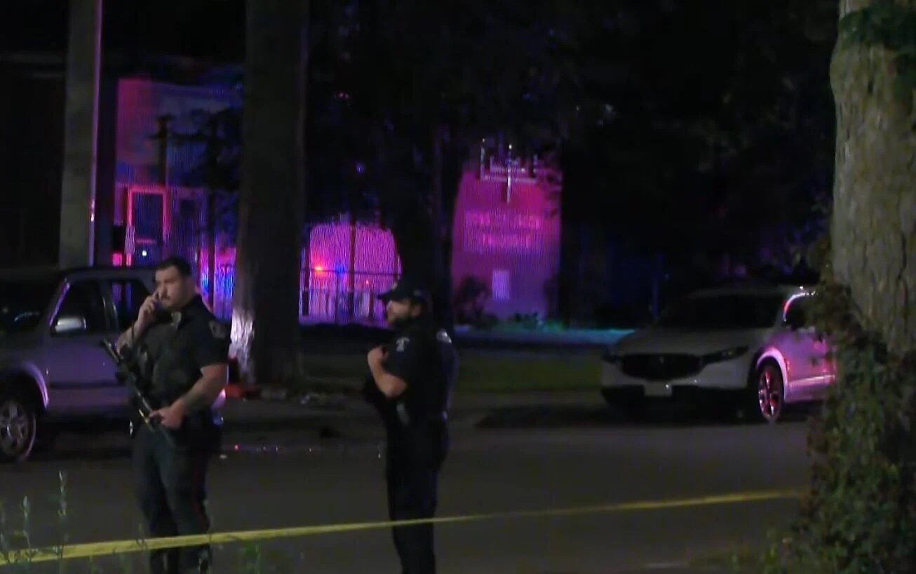 Police officer critical, gunman fighting for life after shooting near Ontario synagogue on Yom Kippur